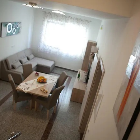 Lux Gama * Split